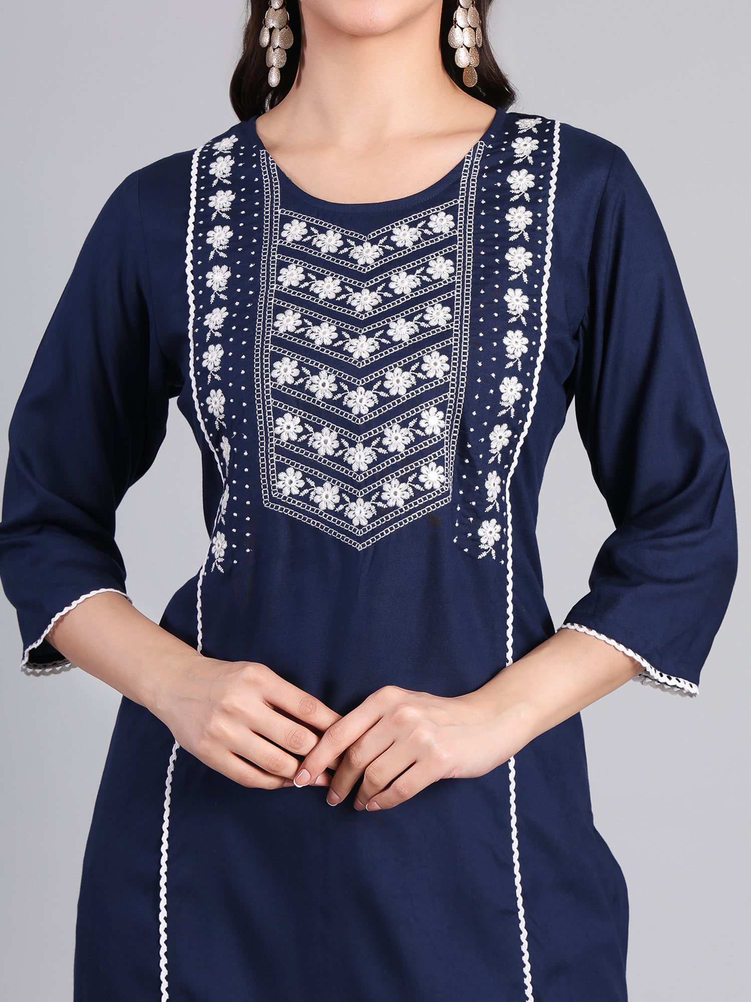 Elegant Simplicity – A Stunning Blend of Tradition and Comfort" Women's Kurti - Monterowindia